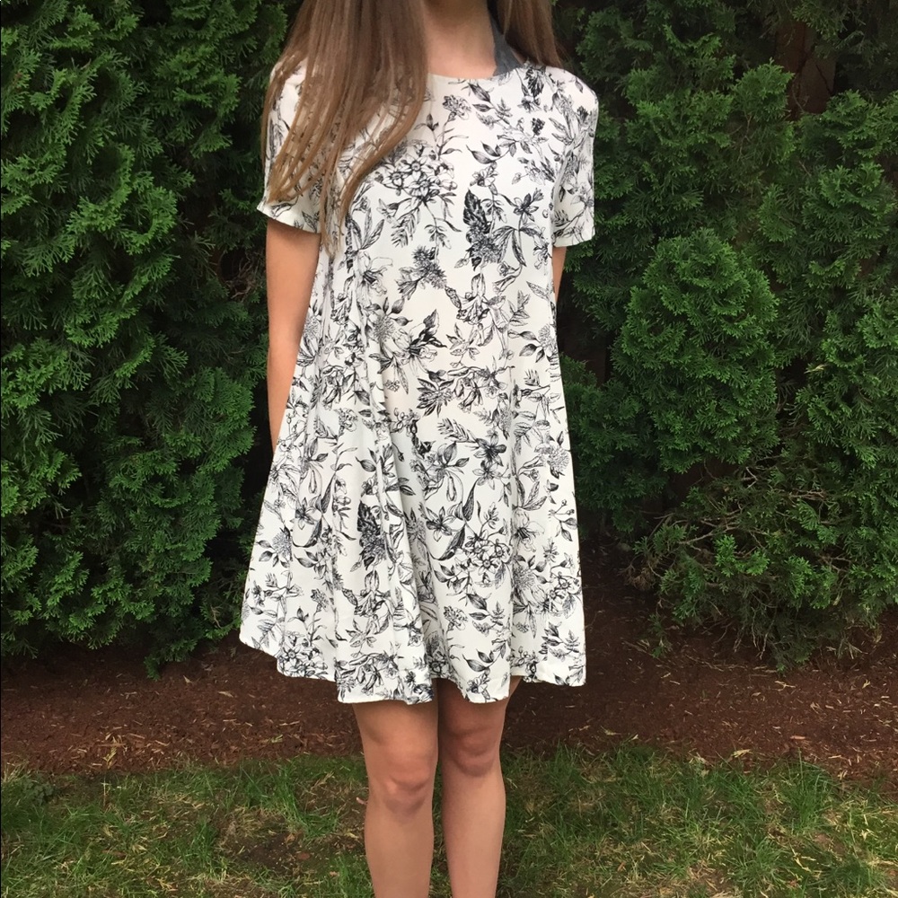 B&W Lush floral print dress